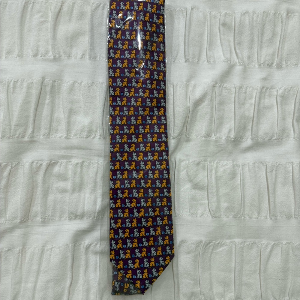Elegant men’s Tie, Italian 100% Silk- Purple and Gold